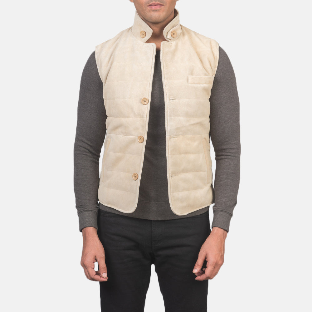 Men's Tony Off-Blanc Suede Vest pour Homme in Off-White Goatskin Suede - Vue de face &amp; silhouette ajustée | Acheter en ligne