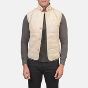 Men's Tony Off-Blanc Suede Vest pour Homme in Off-White Goatskin Suede - Vue de face &amp; silhouette ajustée | Acheter en ligne