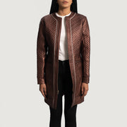 
Trudy Lane Matelassé Bordeaux Manteau en Cuir pour Femme in Maroon Sheepskin Leather - Vue de face & silhouette ajustée | Acheter en ligne