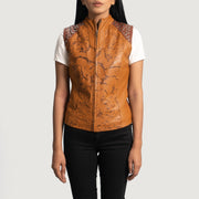 
Westina Camel Dye Gilet en Cuir pour Femme in Tan Brown Sheepskin Dip &Amp; Dye - Vue de face & silhouette ajustée | Acheter en ligne